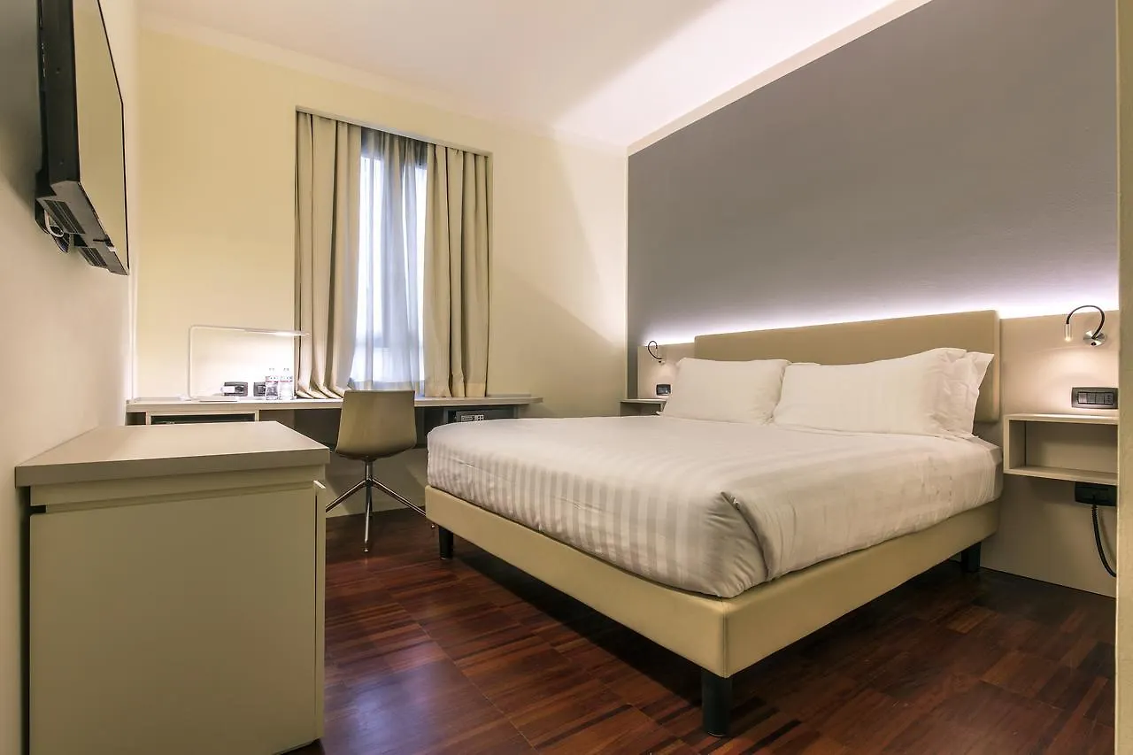 ***  43 Station Hotel Milan Italy