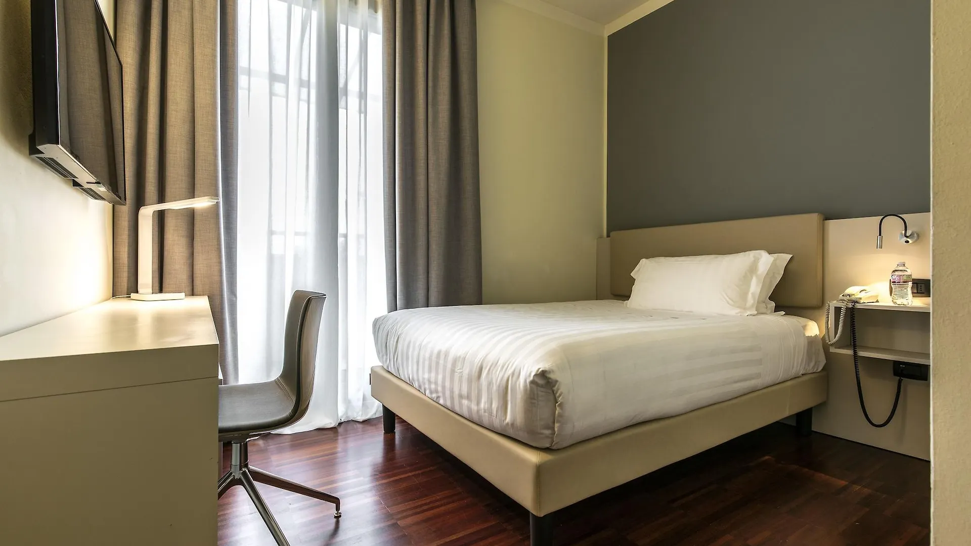 ***  43 Station Hotel Milan Italy