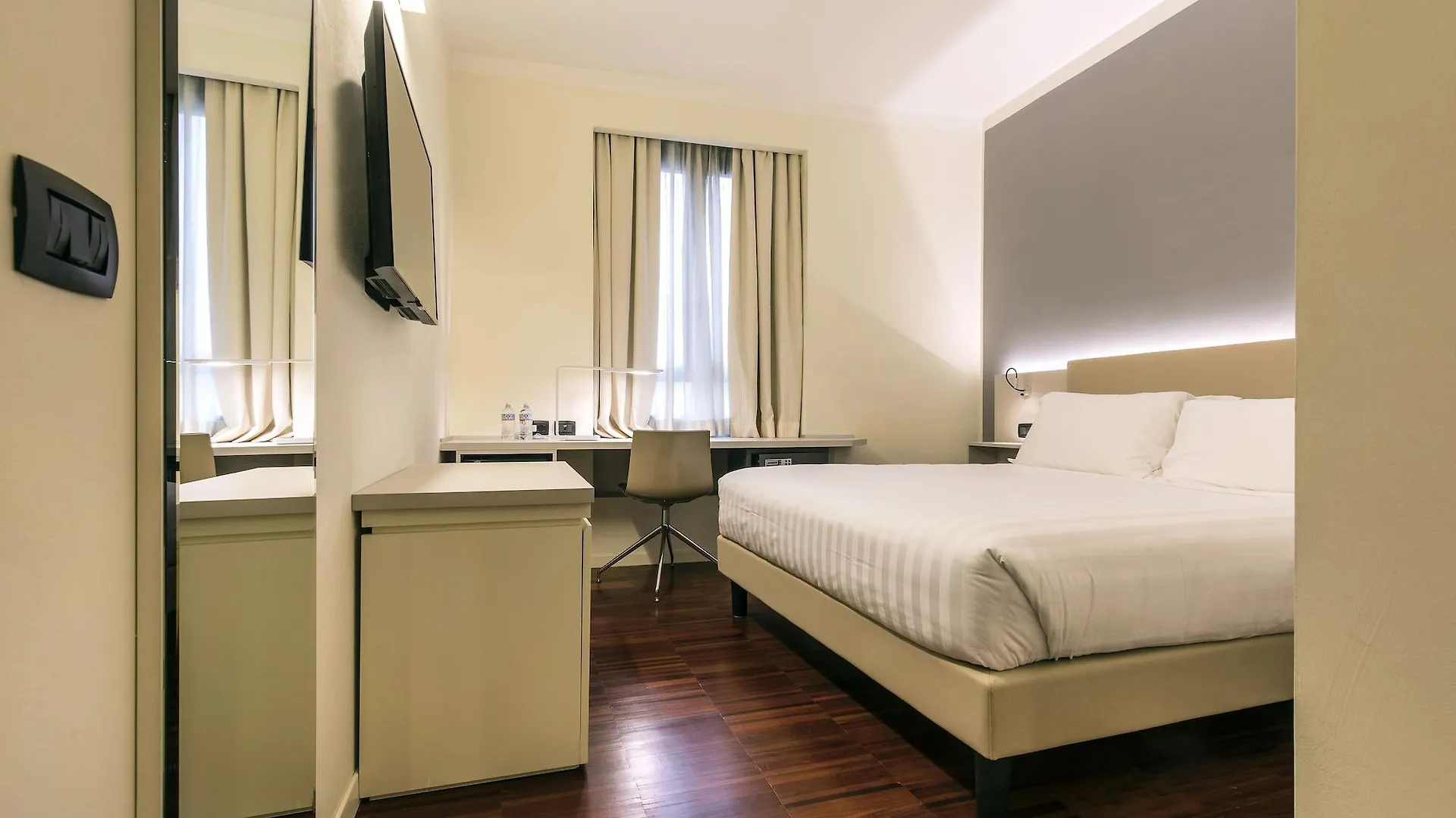 ***  43 Station Hotel Milan Italy